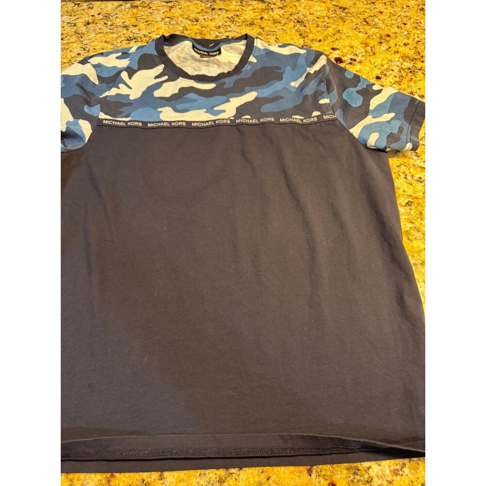 Michael Kors men’s size Large Camo Tshirt